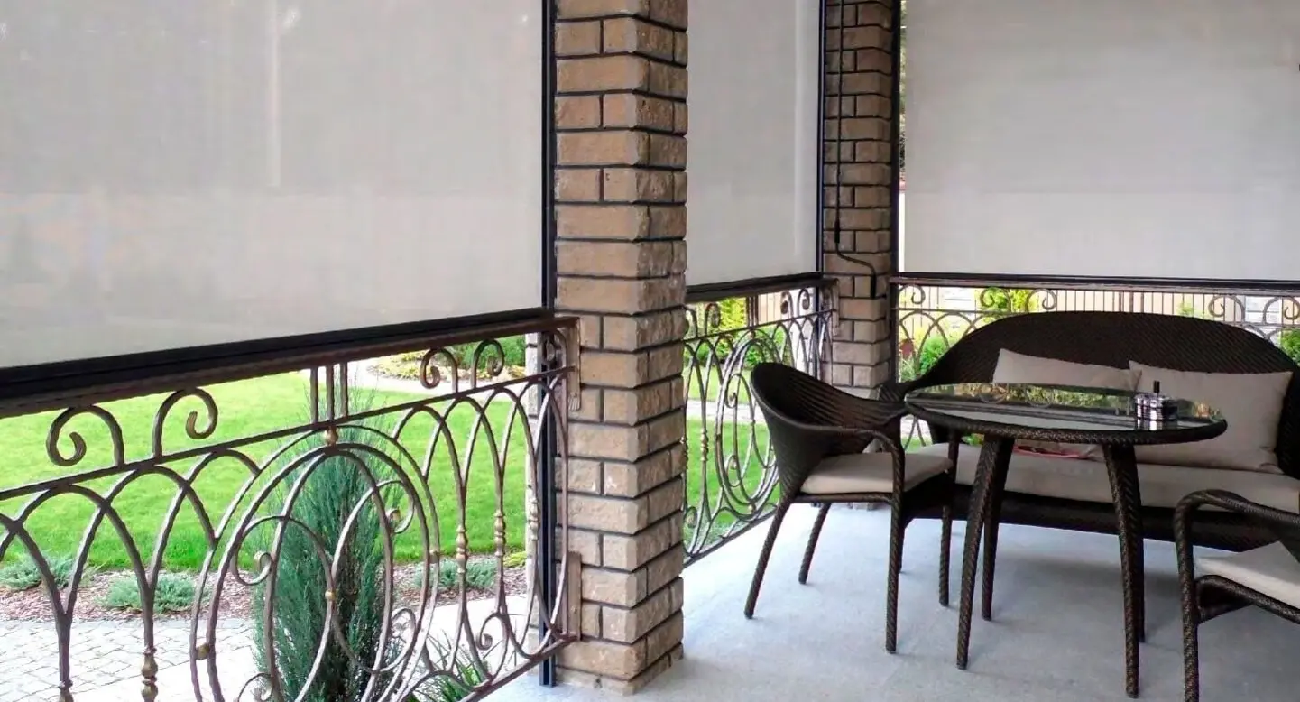 Рулонные шторы уличные Zip Roof